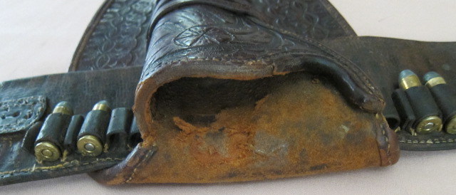 Old West Rig - Wear in Pouch